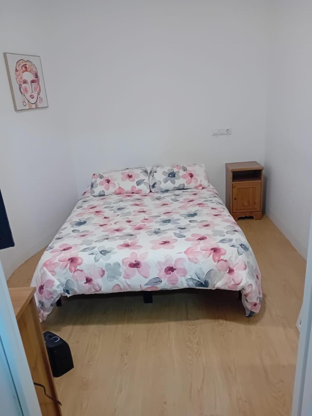 Alquilo Mini Departamento Appartement Sant Boi de Llobregat Buitenkant foto