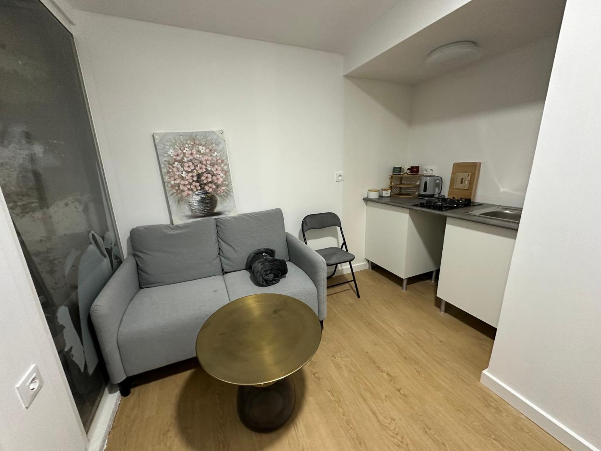 Alquilo Mini Departamento Appartement Sant Boi de Llobregat Buitenkant foto