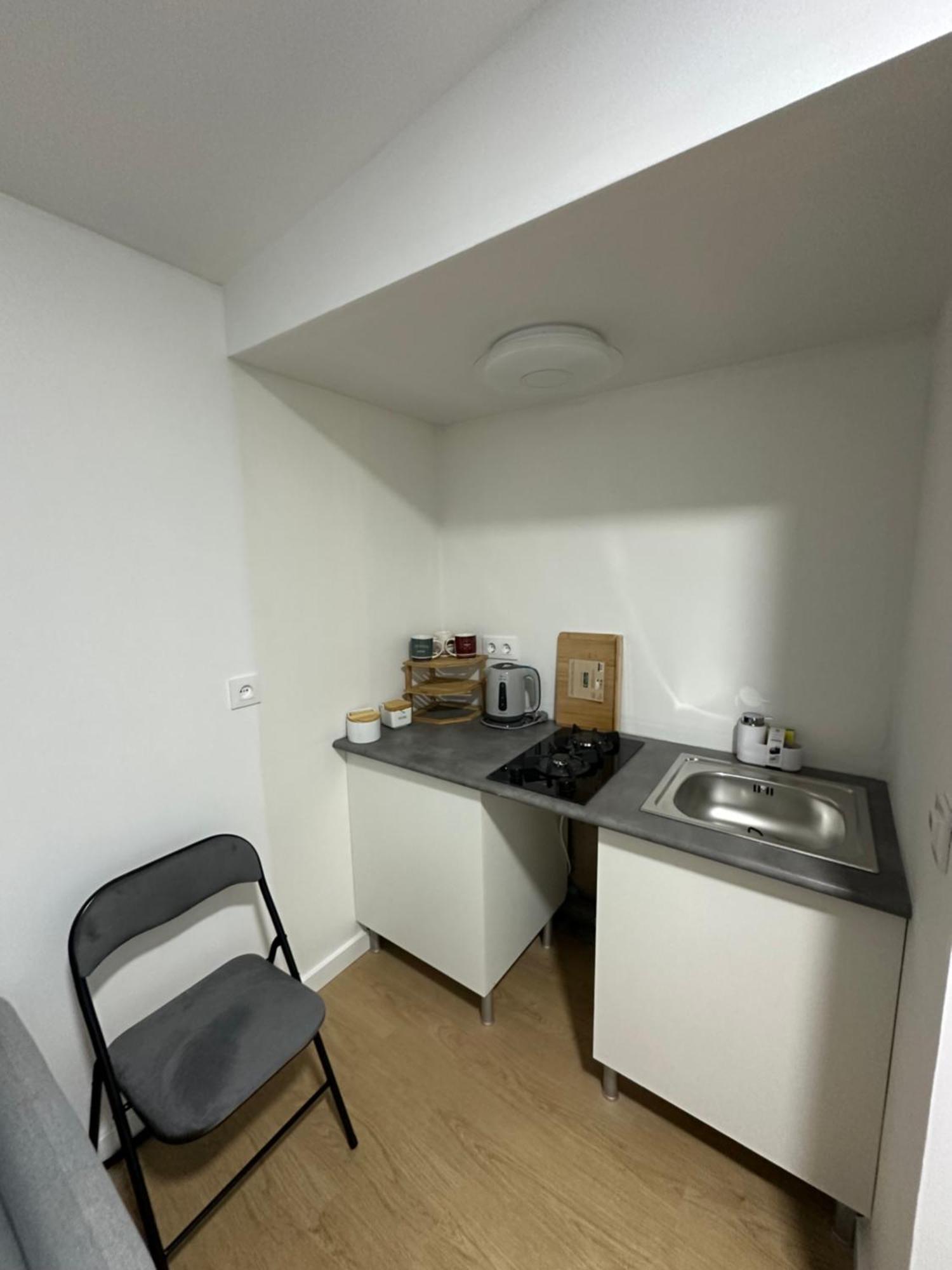 Alquilo Mini Departamento Appartement Sant Boi de Llobregat Buitenkant foto